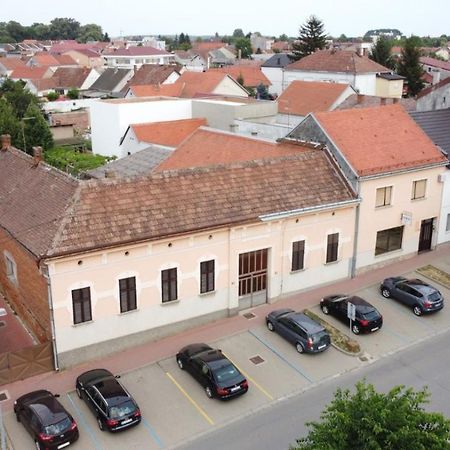 Отель Sobe Dakovacki Vezovi Джяково Экстерьер фото